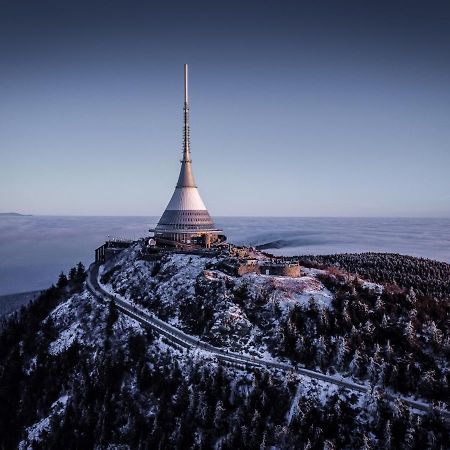 Jested Golf Restaurace A Penzion Svetla pod Jestedem Екстер'єр фото
