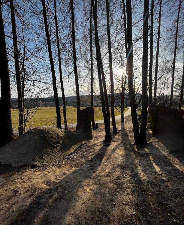 Jested Golf Restaurace A Penzion Svetla pod Jestedem Екстер'єр фото